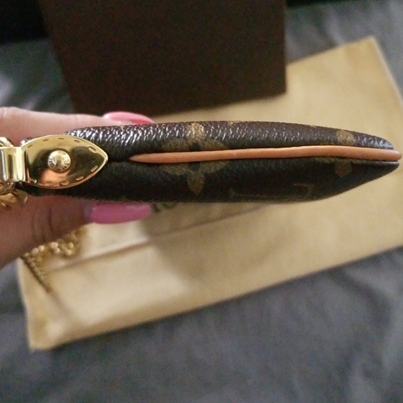 Louis Vuitton Monogram Milla Clutch MM - Picture 6 of 8